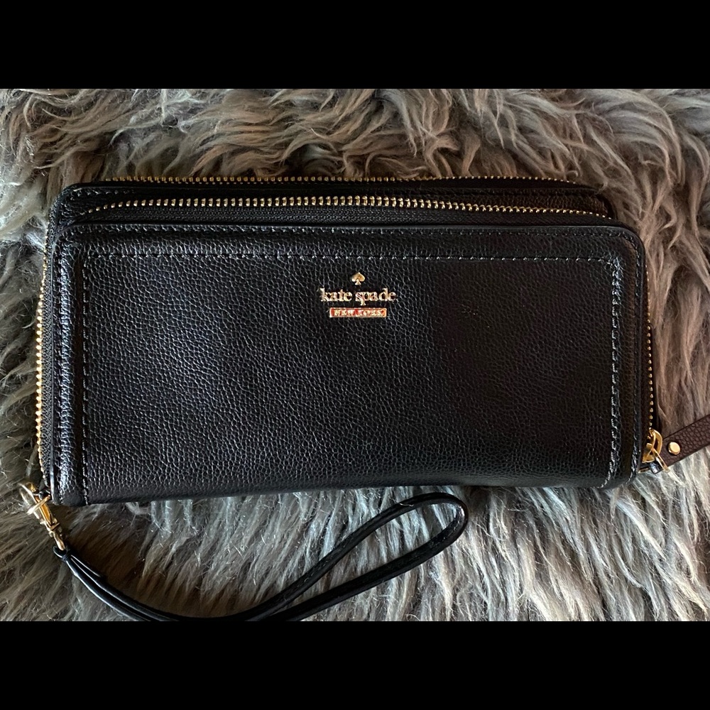 Large Kate spade wallet/wristlet